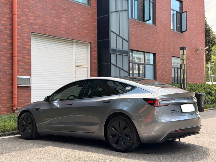 Tesla Model 3, 2025 — фото 9 из 9