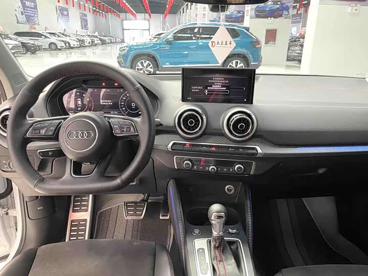Audi Q2L, 2023 — фото 9 из 9