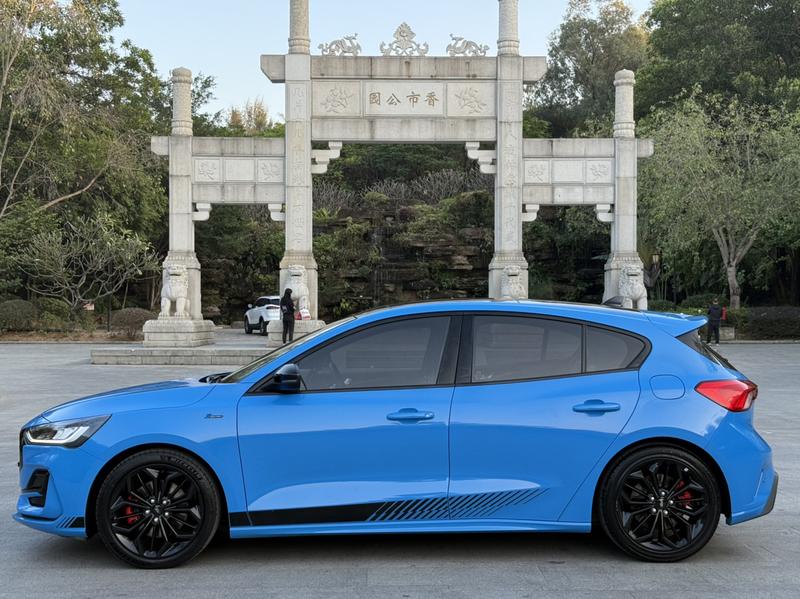 Ford Focus, 2022 — фото 4 из 12