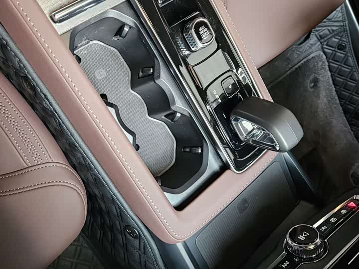 Volvo S90, 2025 — фото 6 из 9
