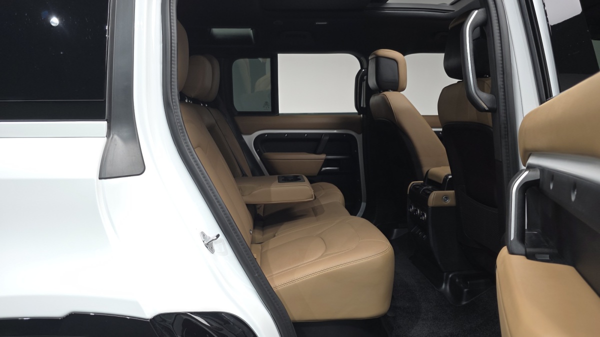 Land Rover Defender, 2025 — фото 11 из 12