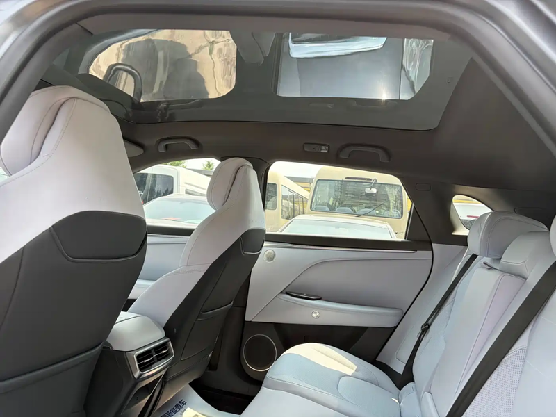 BAIC Arcfox Alpha T5, 2023 — фото 9 из 11