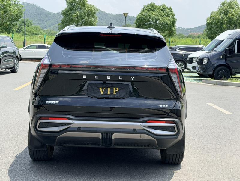 Geely Atlas L, 2023 — фото 6 из 12