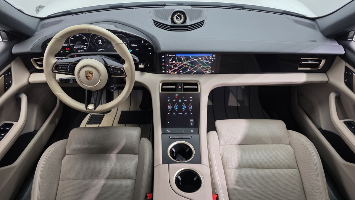 Porsche Taycan, 2023 — фото 6 из 12