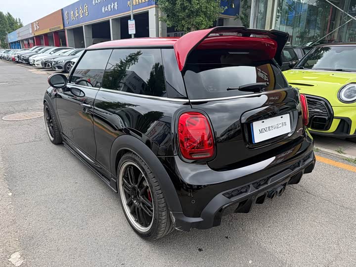 Mini Mini JCW, 2022 — фото 4 из 9