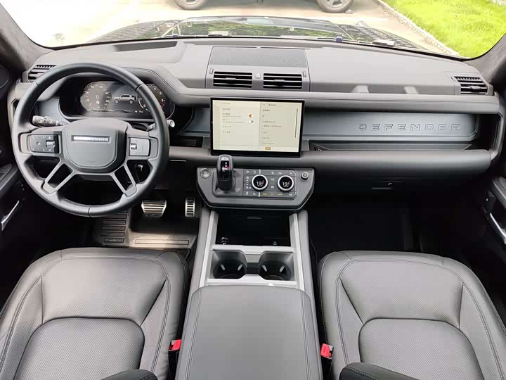 Land Rover Defender, 2024 — фото 8 из 9