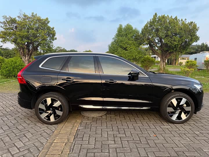 Volvo XC60 Hybrid, 2024 — фото 11 из 12