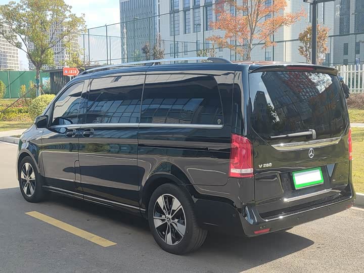 Mercedes-Benz V-Class, 2022 — фото 4 из 9
