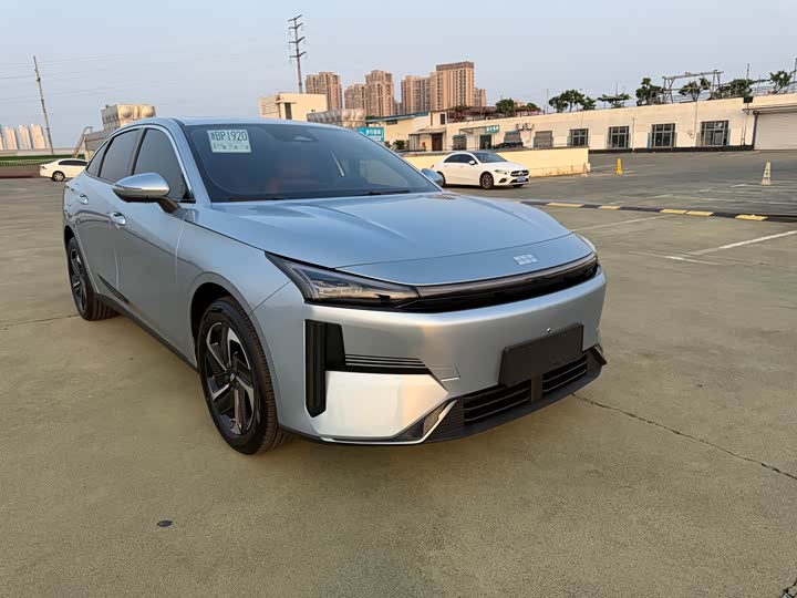 Geely Galaxy L6, 2025 — фото 3 из 9