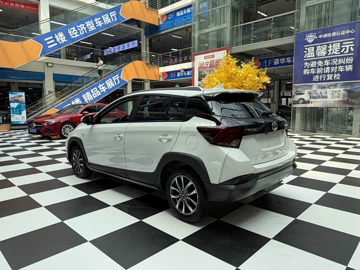 Toyota Yaris L Hatchback, 2022 — фото 7 из 9