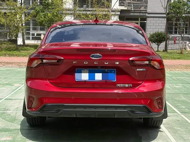 Ford Focus, 2022 — фото 5 из 9