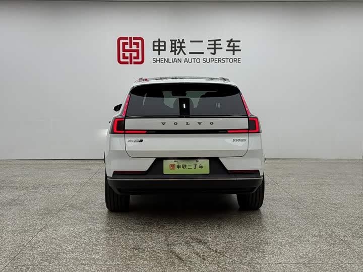 Volvo XC70 Hybrid, 2026 — фото 3 из 9
