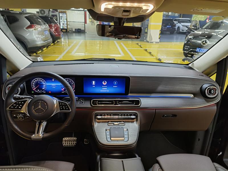 Mercedes-Benz V-Class, 2024 — фото 7 из 12