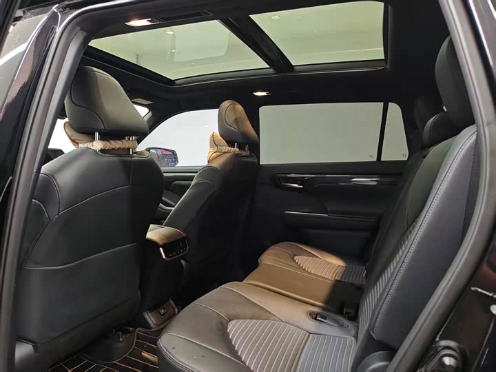 Toyota Crown Kluger, 2022 — фото 6 из 9
