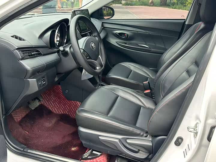 Toyota Yaris L Hatchback, 2022 — фото 7 из 9