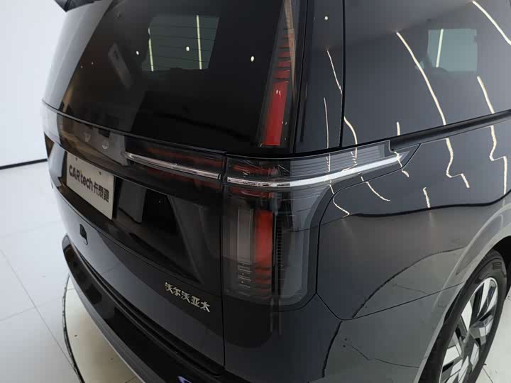 Volvo EM90, 2024 — фото 7 из 9