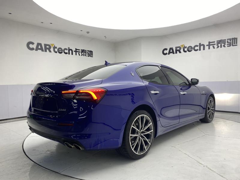Maserati Ghibli, 2022 — фото 7 из 12