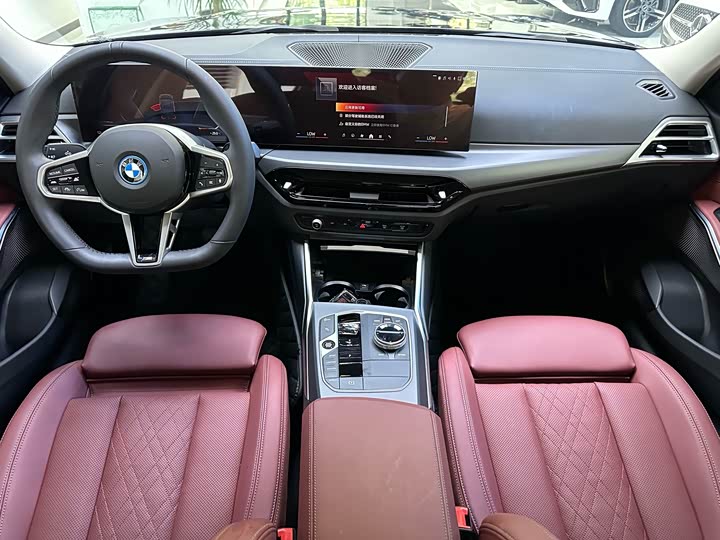 BMW i3, 2025 — фото 6 из 9