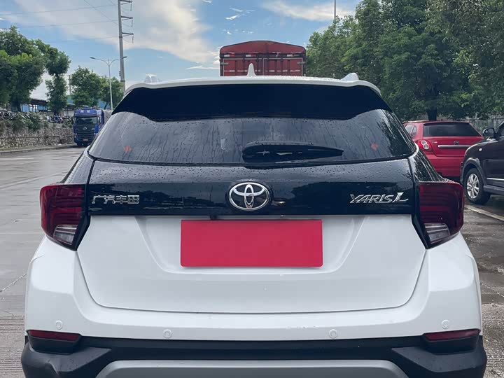 Toyota Yaris L Hatchback, 2022 — фото 8 из 9