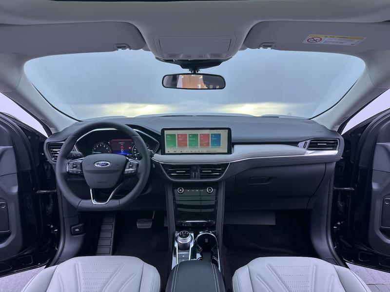 Ford Escape, 2024 — фото 10 из 12
