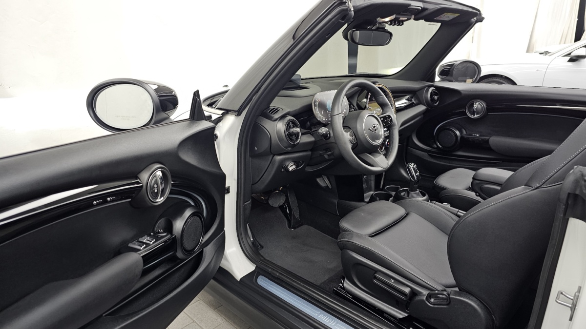 Mini Cooper Convertible, 2024 — фото 9 из 12