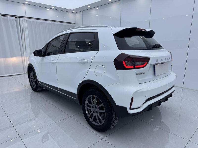 Geely Vision X3, 2021 — фото 4 из 12