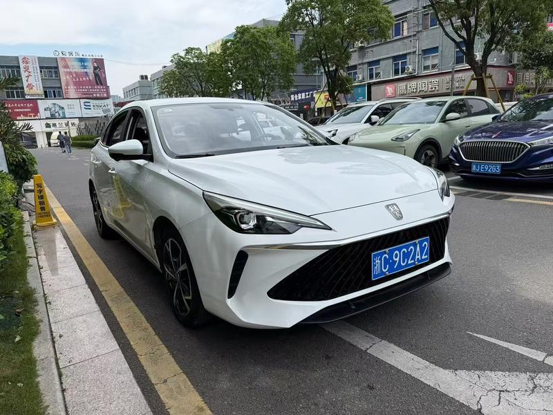 Roewe i5, 2023 — фото 3 из 10