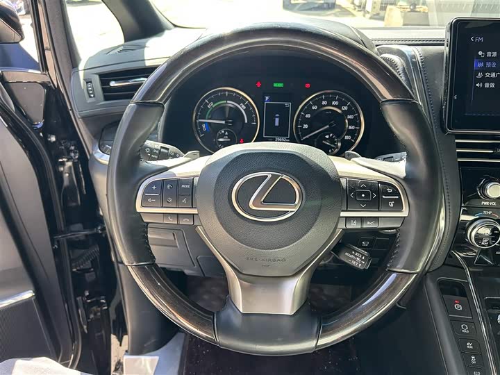 Lexus LM, 2022 — фото 8 из 10