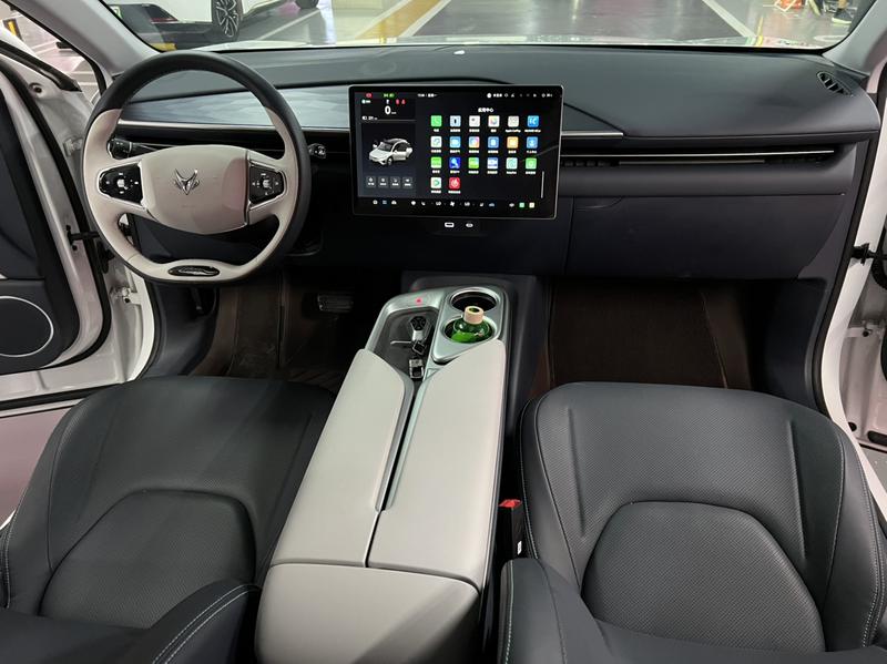 BAIC Arcfox Alpha T5, 2025 — фото 8 из 12