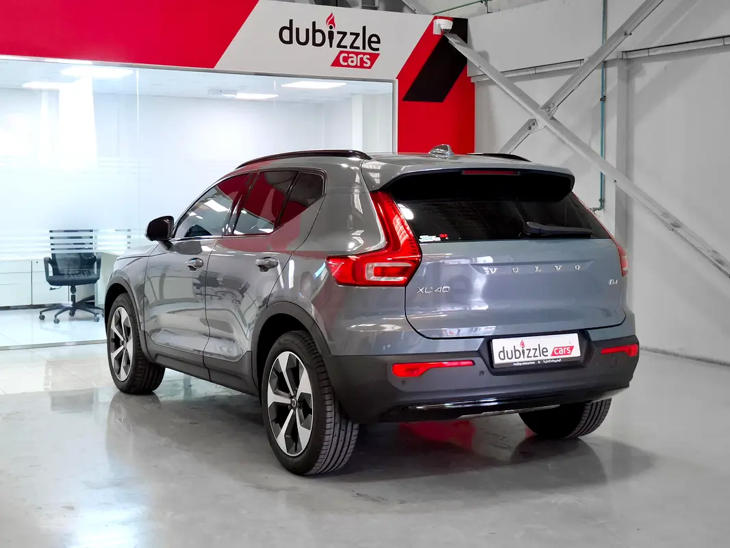 Volvo XC40, 2023 — фото 8 из 10