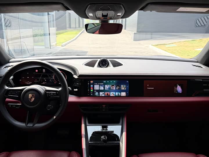Porsche Macan EV, 2024 — фото 8 из 9
