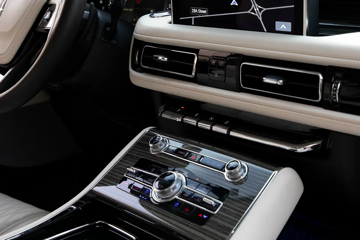 Lincoln Aviator, 2023 — фото 10 из 10