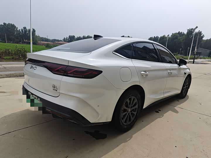 BYD Qin L, 2025 — фото 8 из 9