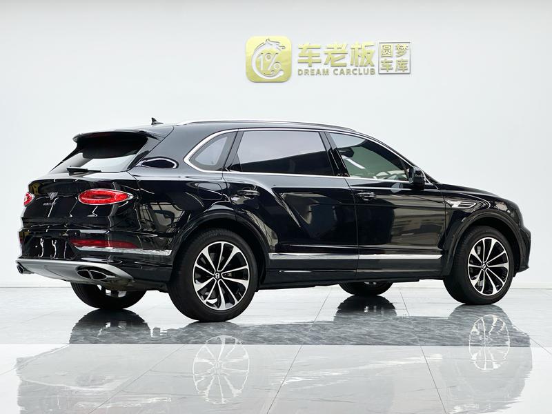 Bentley Bentayga, 2023 — фото 6 из 12