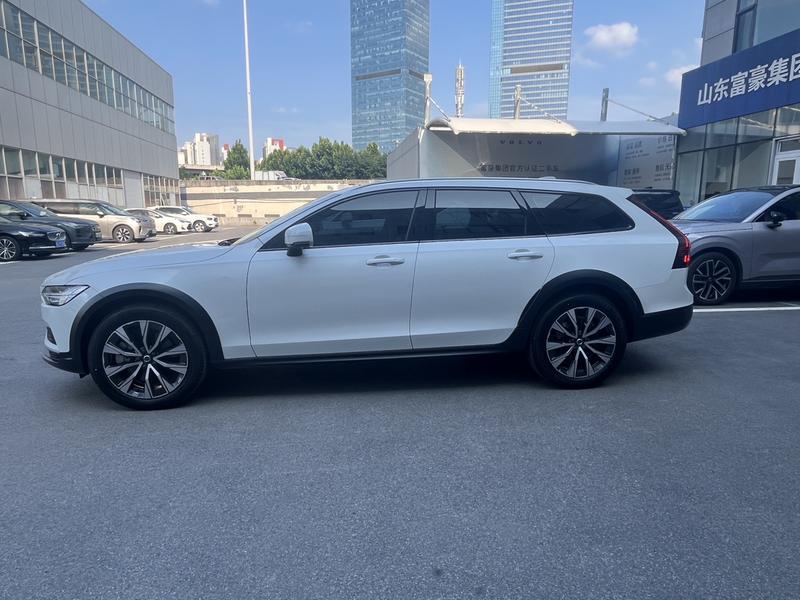 Volvo V90, 2024 — фото 4 из 12