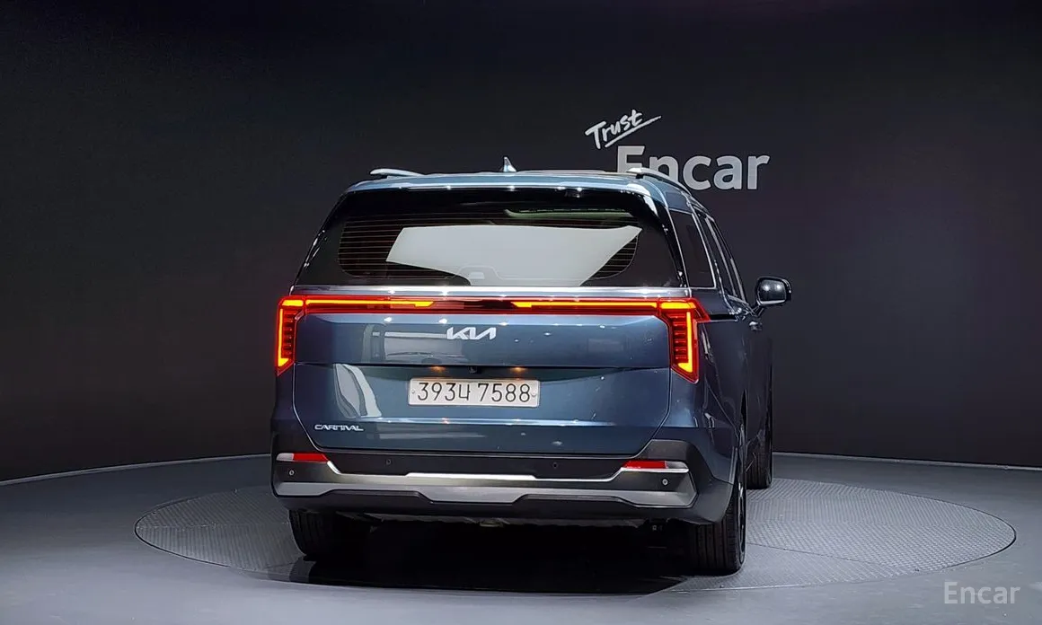 Kia Carnival, 2023 — фото 4 из 12