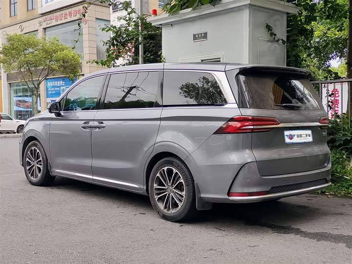 Roewe iMax 8, 2022 — фото 4 из 9