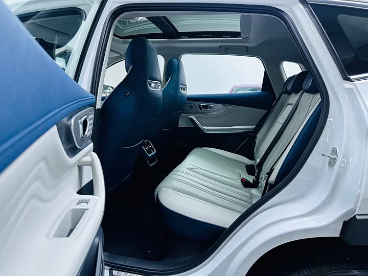 Exeed LX C-DM Hybrid, 2023 — фото 9 из 9