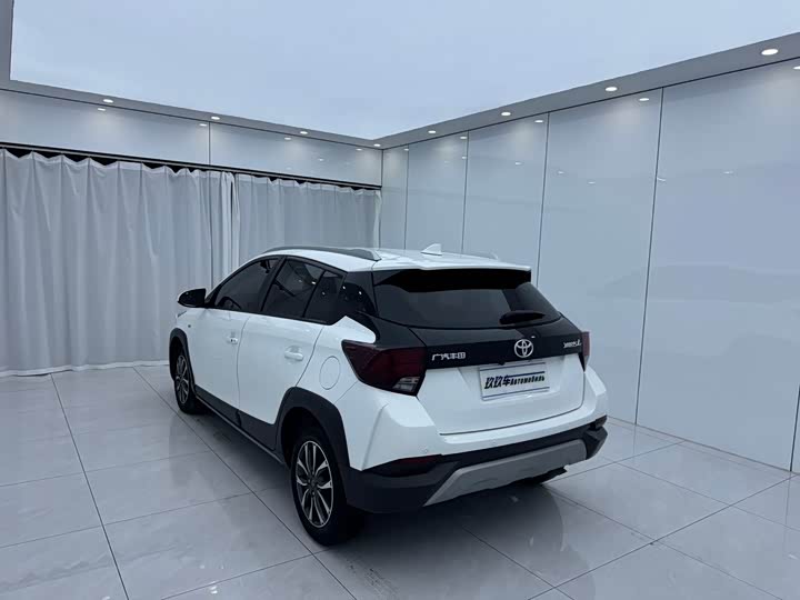Toyota Yaris L Hatchback, 2022 — фото 6 из 9