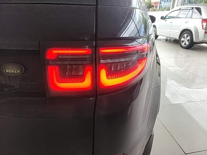 Land Rover Discovery Sport Hybrid, 2023 — фото 8 из 9