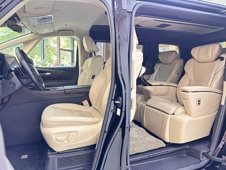 Toyota Alphard, 2024 — фото 9 из 9