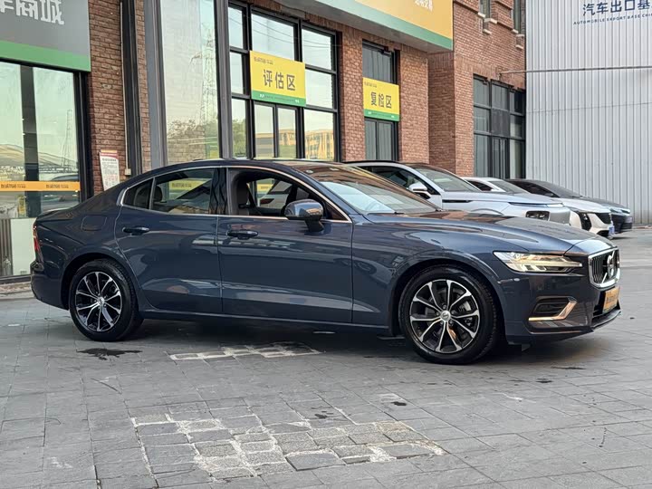 Volvo S60, 2021 — фото 6 из 9