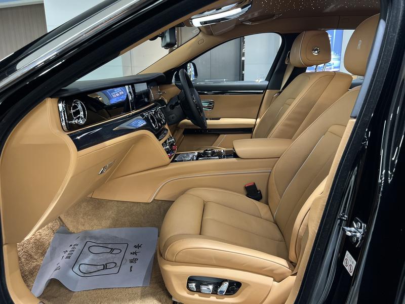Rolls-Royce Ghost, 2025 — фото 12 из 12