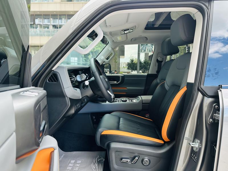 BAIC Beijing BJ40 Hybrid, 2025 — фото 10 из 12