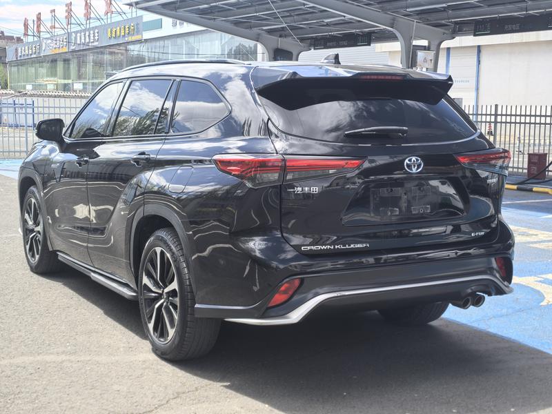 Toyota Crown Kluger, 2022 — фото 3 из 9