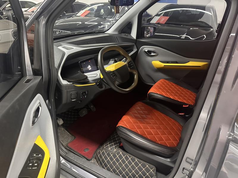 Wuling Nano EV, 2023 — фото 8 из 9