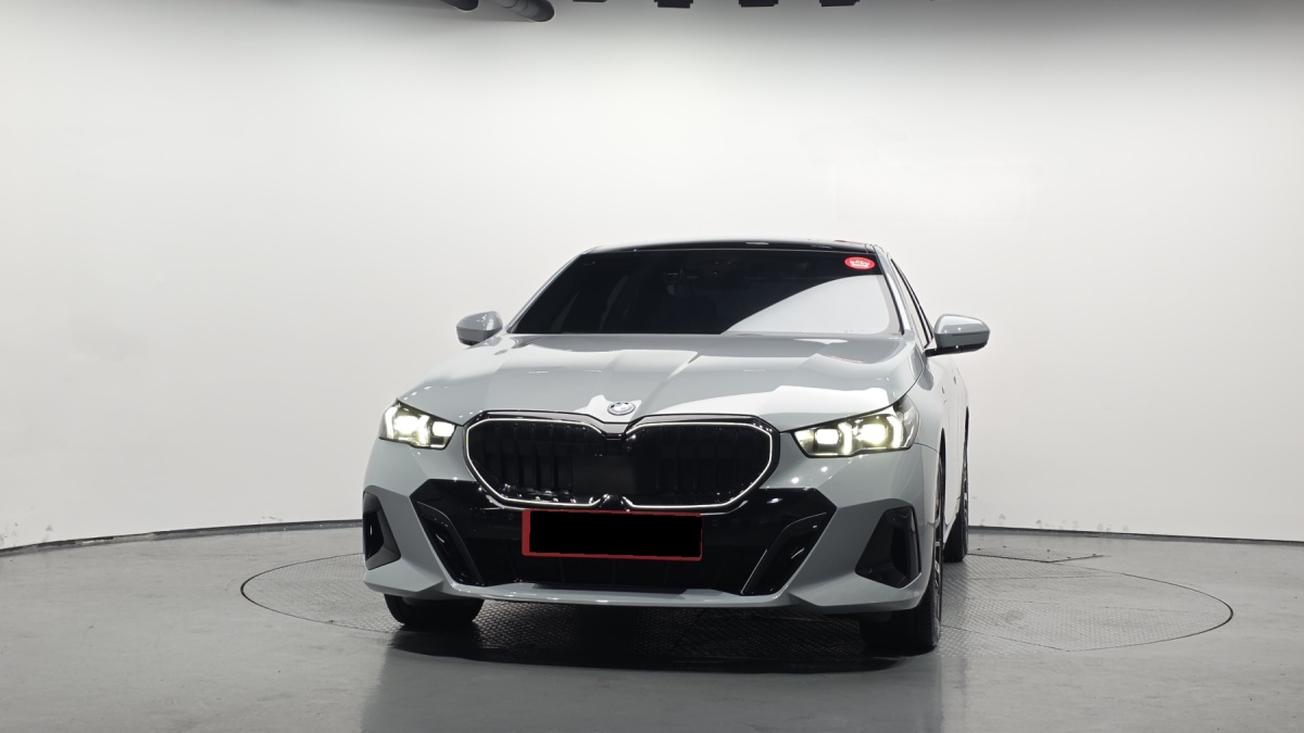 BMW 5 Series, 2025 — фото 3 из 12