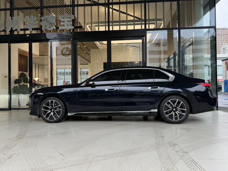 BMW 7 Series, 2026 — фото 4 из 12