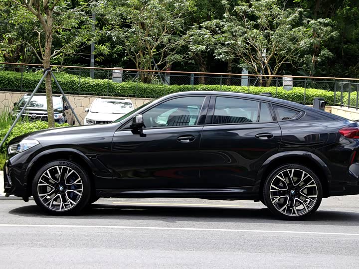 BMW X6 M, 2022 — фото 8 из 9