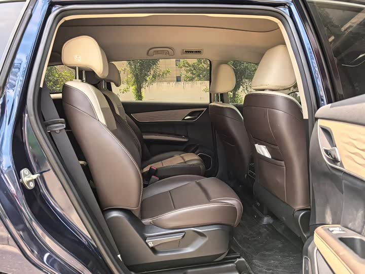 BYD Song Max Hybrid, 2022 — фото 7 из 9